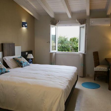Avion B&B Elmas Luaran gambar